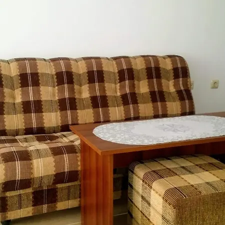 Orange Lägenhet Slăntjev Brjag